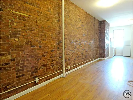 Rented by DSA Realty | media 42