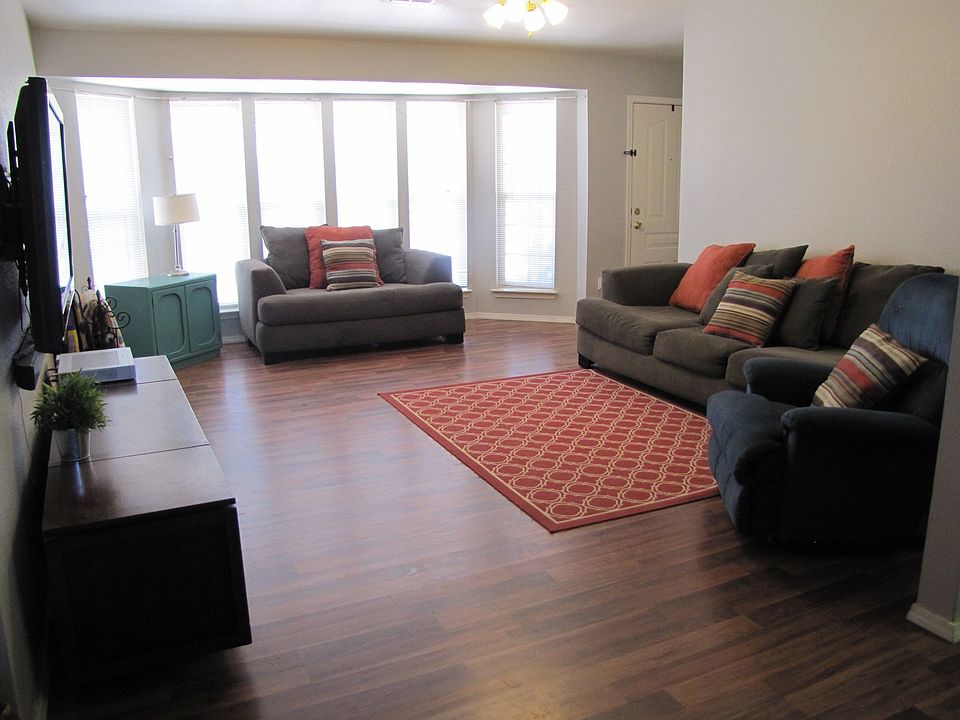 1st image of 311 Santa Fe Dr