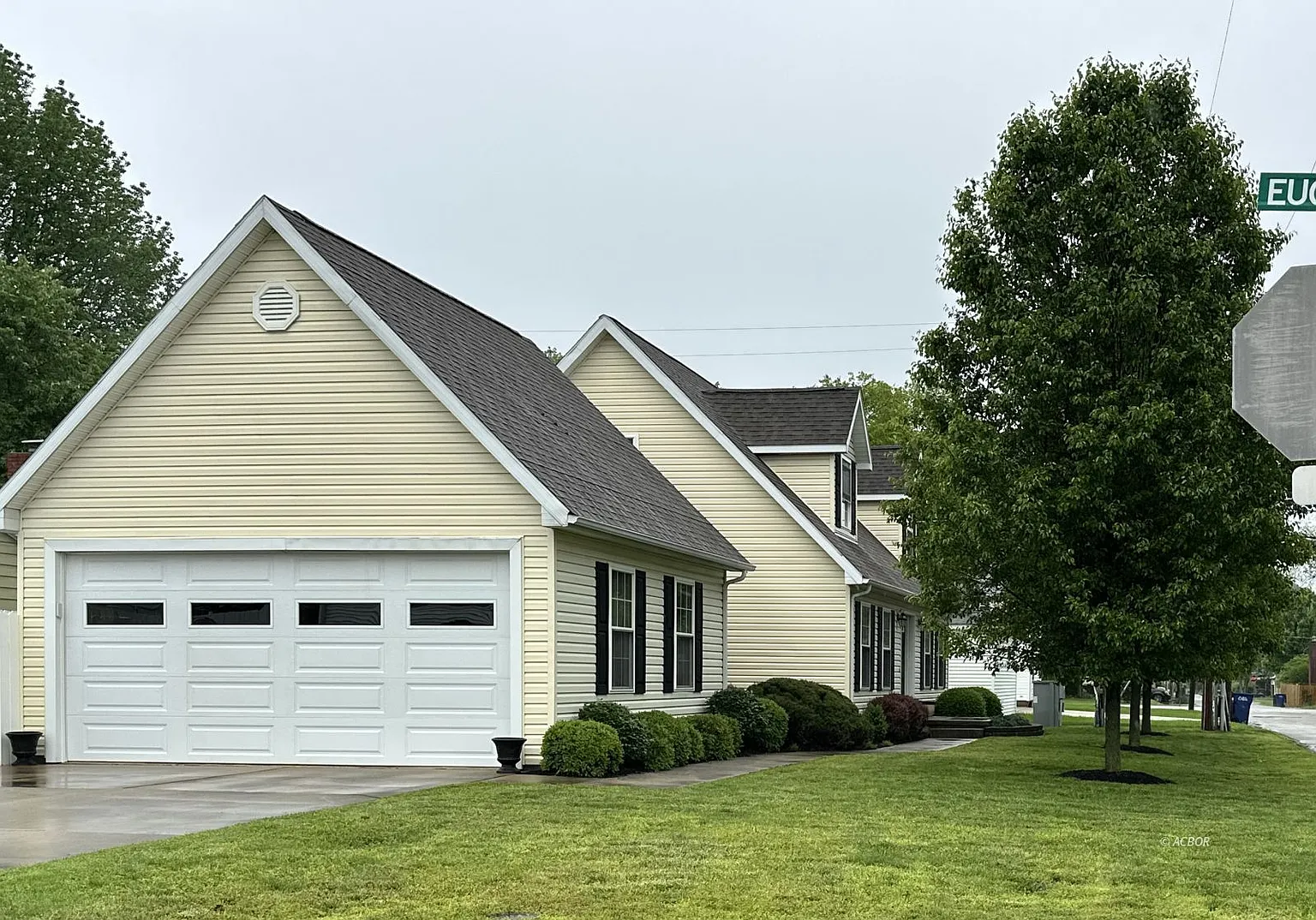 21 Euclid Dr photo 1