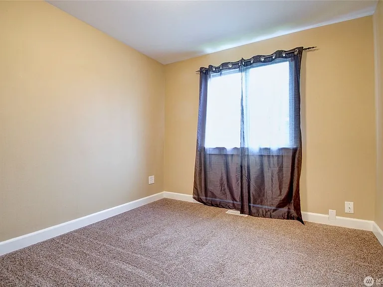 17105 Zoya Dr — Photo 13