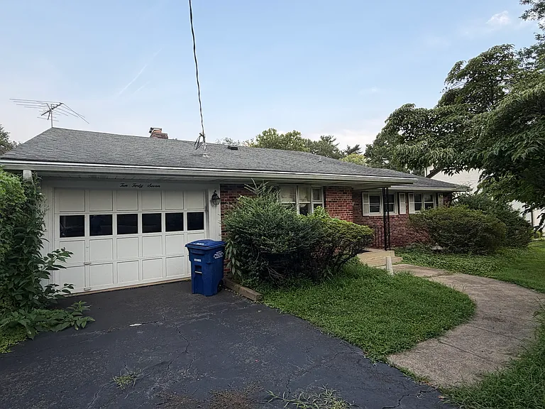1047 Dead Run Dr — Photo 2