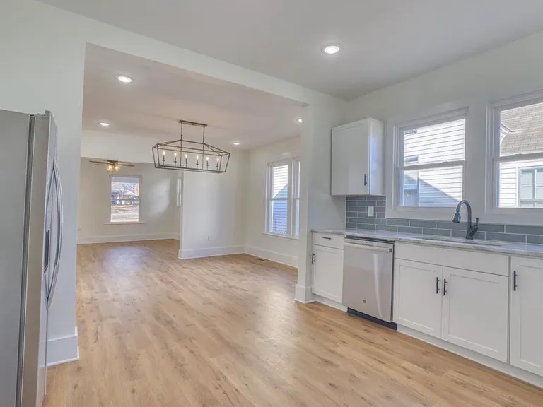 738 E Tombigbee St — Photo 8