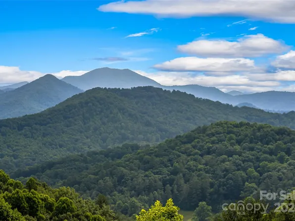 9999 Jubilee Way #301, Waynesville, NC 28785