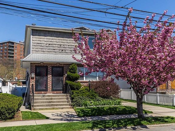 3rd image of 13437 161st St