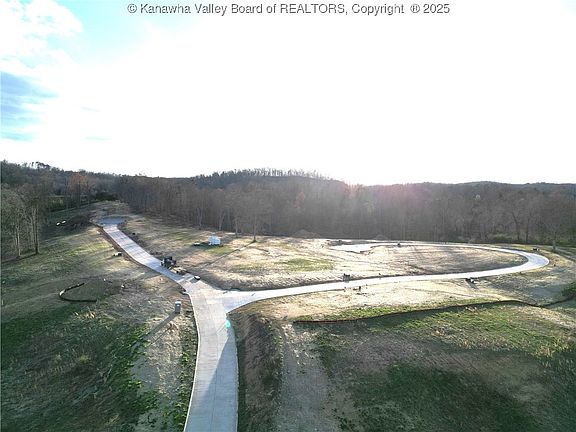 4th image of 79 Sanctuary Dr
