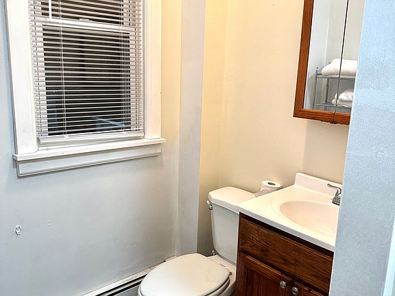 4th image of 677 Pawling Ave Floor 3