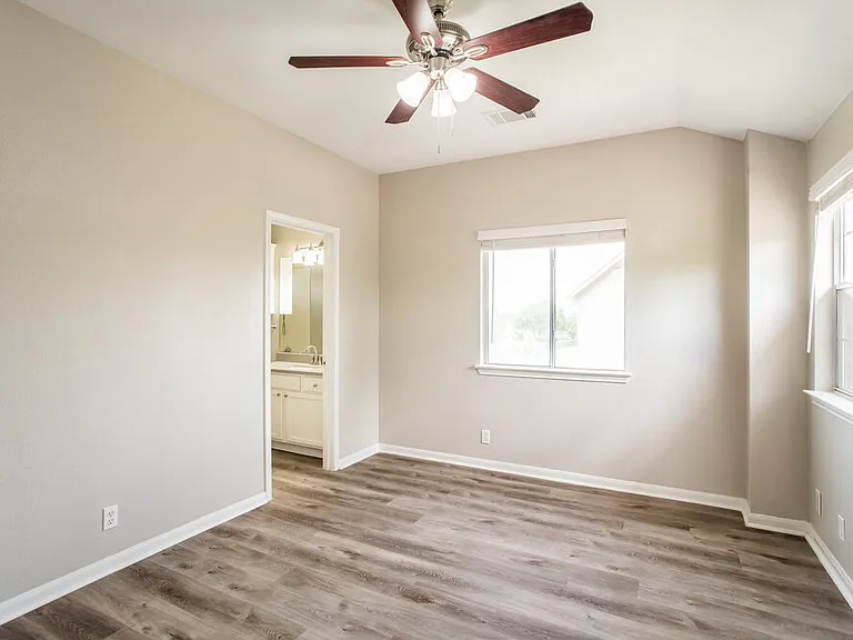 21013 Godolophin Ct — Photo 13