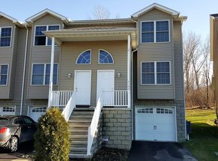 4107 Wood Hills Dr, Erie, PA 16510