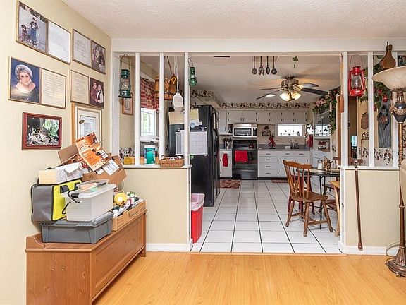 5th image of 5145 Victoria Ln