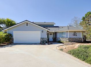 1249 Girard Ct, Vista, CA 92084