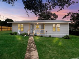 4315 Prelude Pass Dr, Elmendorf, TX 78112