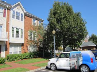 25 Cottonwood St, Jersey City, NJ 07305