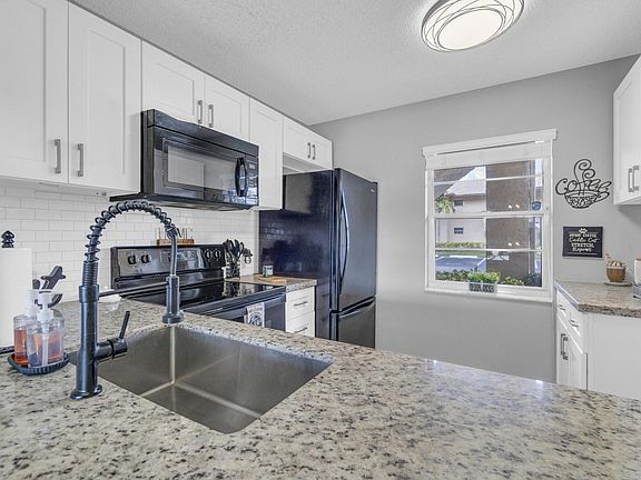 4th image of 5501 Lakeside Drive #101
