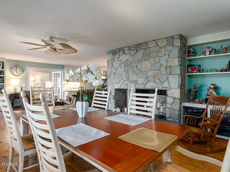 810 Madam Moores Ln #A — Photo 32