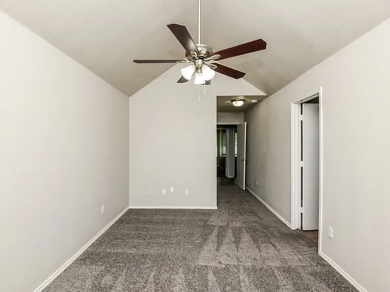 1528 Pine Ln — Photo 13