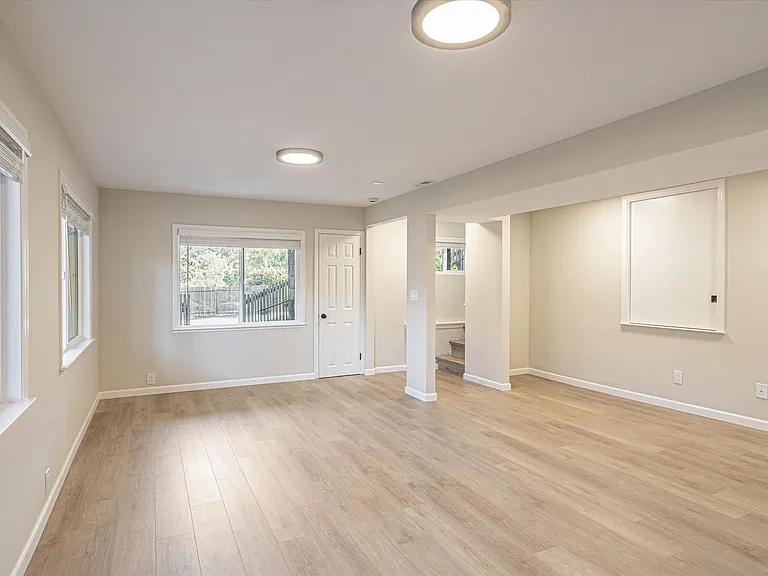 109 Cleland Ave — Photo 12