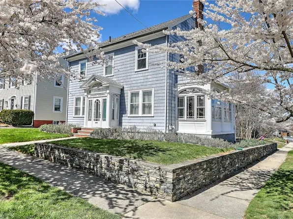 128 Lauriston St, Providence, RI 02906