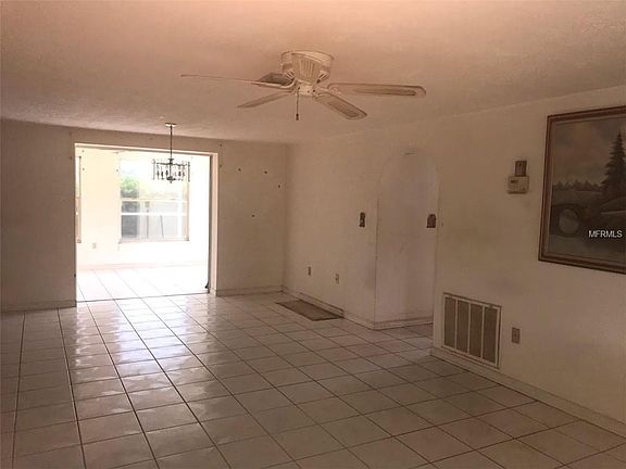 2nd image of 2549 Almond Dr