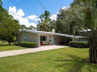 6811 Riverside Dr, Yankeetown, FL 34498