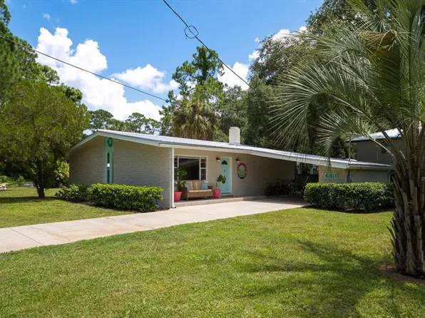 6811 Riverside Dr, Yankeetown, FL 34498