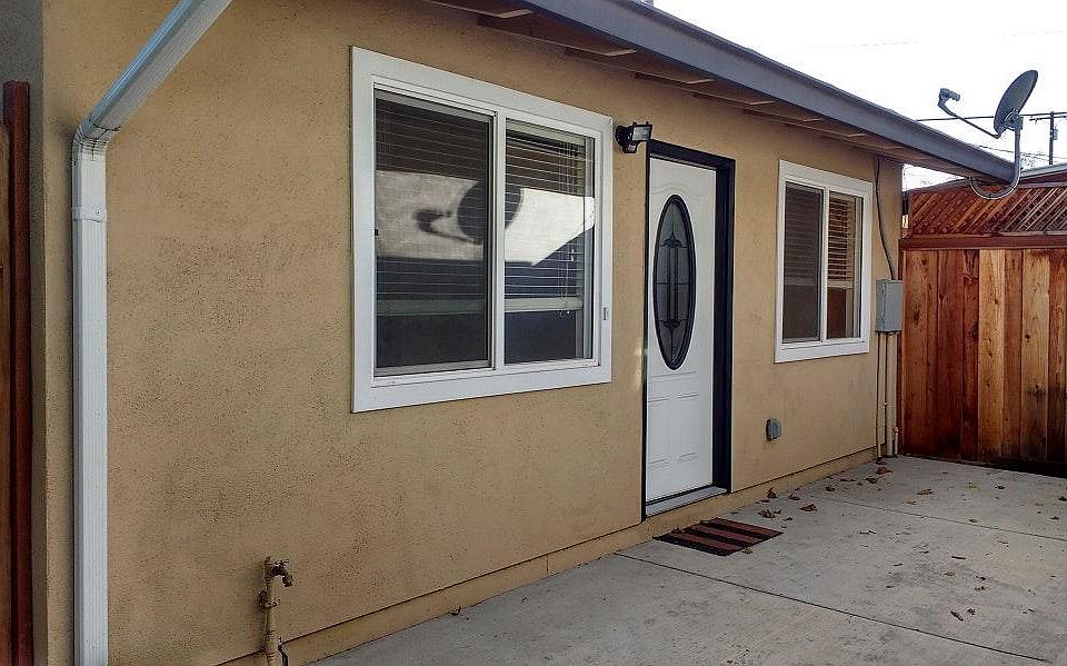 1st image of 2358 Cabrillo Ave