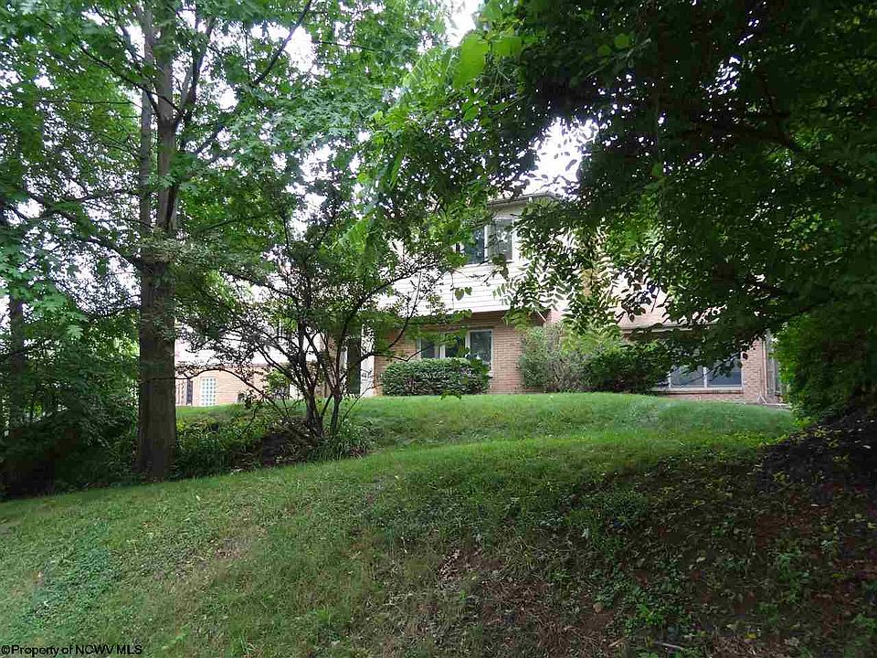 1st image of 303 Sylvan Pl