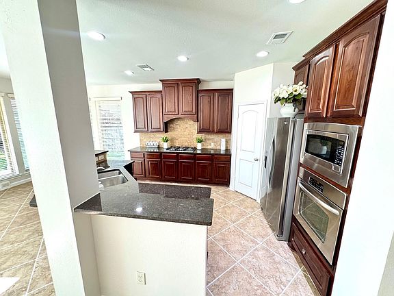 5th image of 9919 Rochs Hill Ct