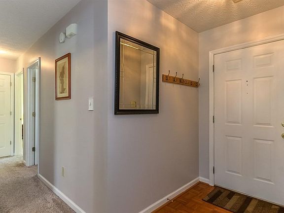 5th image of 1572 Lindy Ln