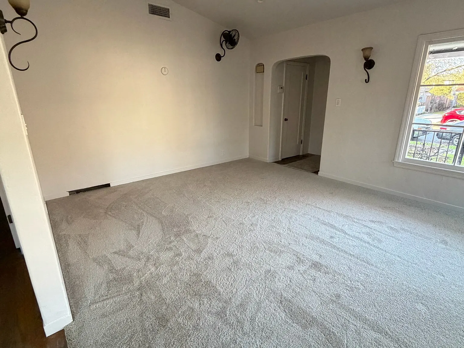 3 bed, 1250 sqft, $5,900 — Photo 2