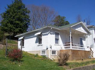 625 Thornton Ave, Clifton Forge, VA 24422