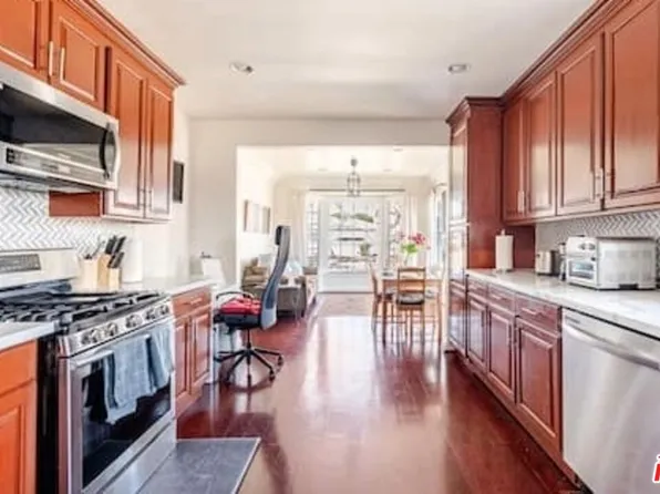2900 W 80th St, Inglewood, CA 90305