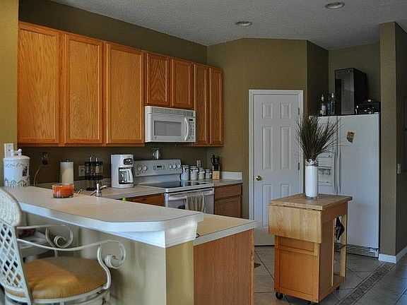 4th image of 8854 Christie Dr