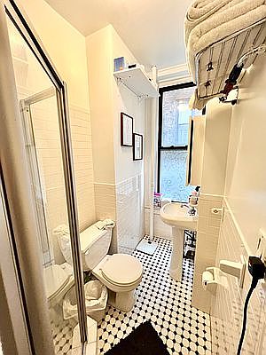 5th image of 248 E 90th St APT 1C