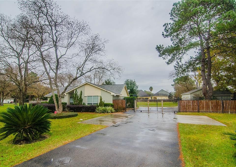 1st image of 13502 Lucien Ln