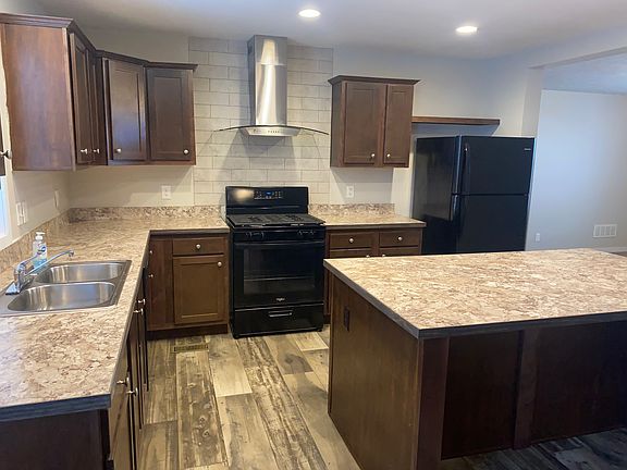 2nd image of 59148 Faye St