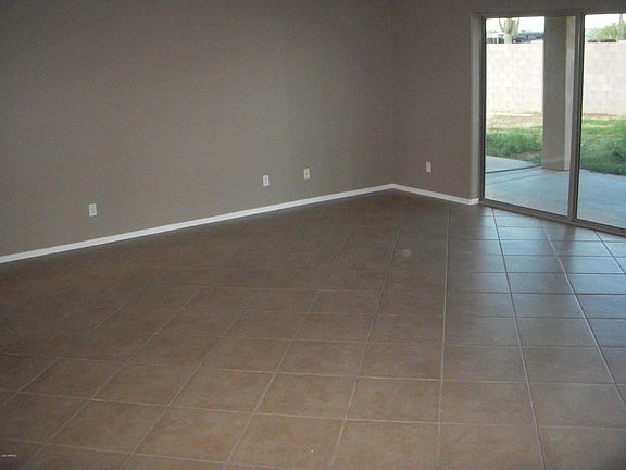 4th image of 15392 S Tipton Pl