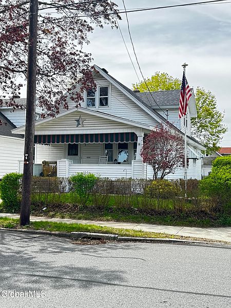 2nd image of 1602 Hawthorne Street