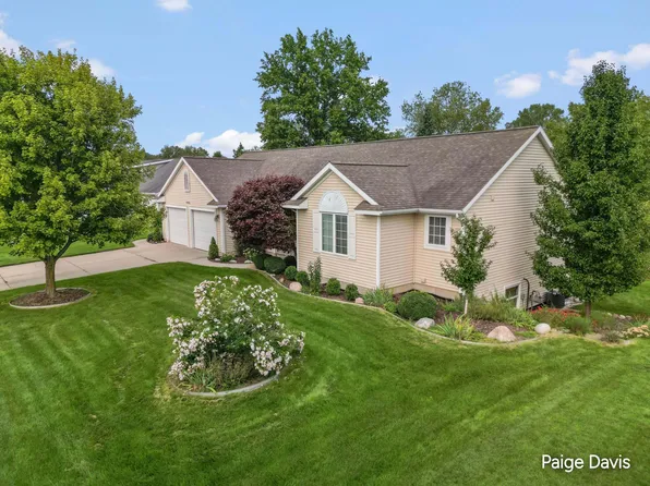 4596 Cider Wood Dr NW, Grand Rapids, MI 49534