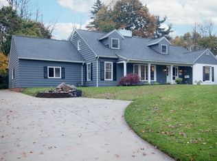 335 Sand Run Rd, Akron, OH 44313