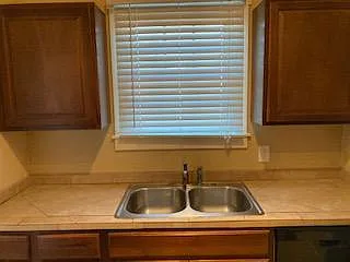 918 N 2nd Ave — Photo 6