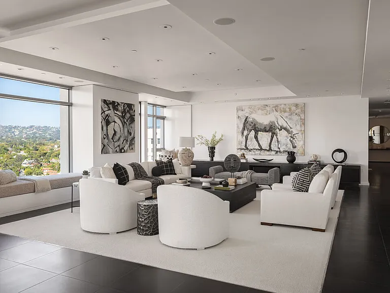 10800 Wilshire Blvd #1501 — Photo 4