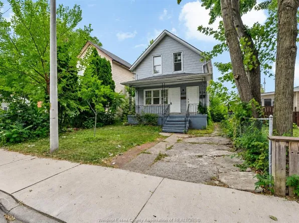 418 Caron Ave, Windsor, ON N9A 5B4