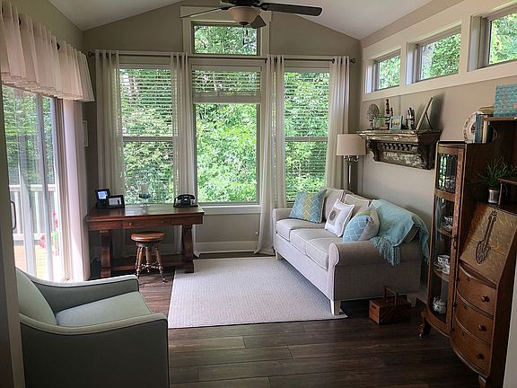5th image of 4927 Faringdom Grove Dr
