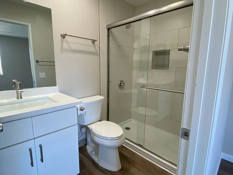 Los Olivos Apartments — Photo 6
