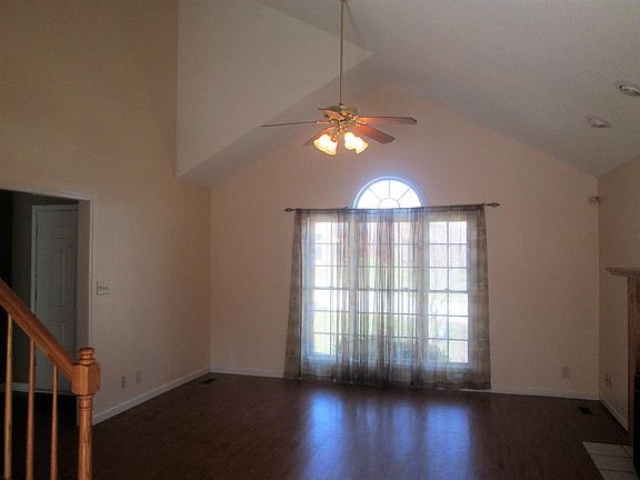 5th image of 1004 Garfield Way