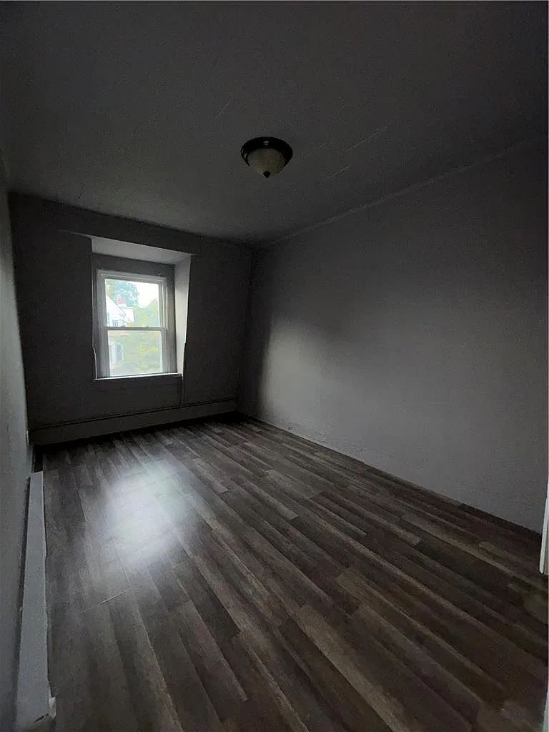 1 bed, 1.0 bath, 500 sqft, $1,050 — Photo 4