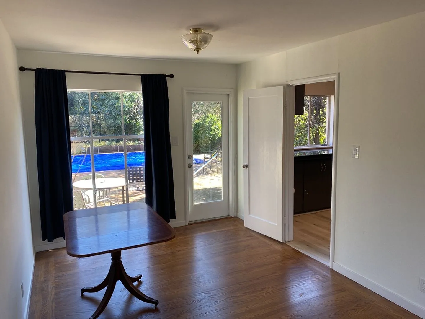 Fantastic 3 Bed 2 Bath home with pool — Photo 4
