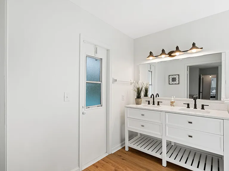 1019 Larch Way — Photo 19
