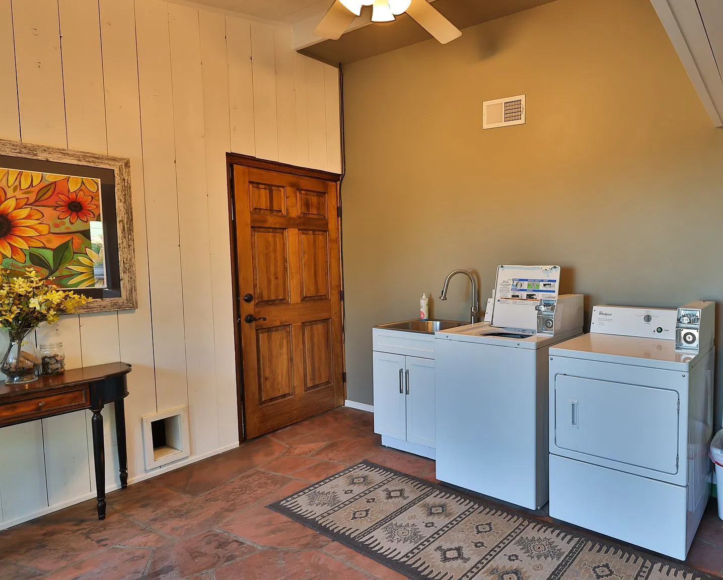 Studio, 800 sqft, $2,500 — Photo 4