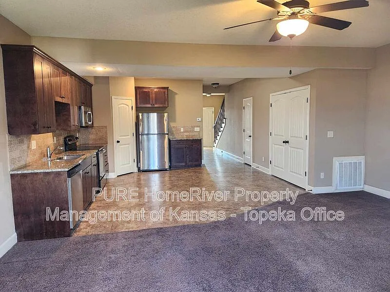 3 bed, 3.0 bath, 1604 sqft, $2,125 — Photo 4